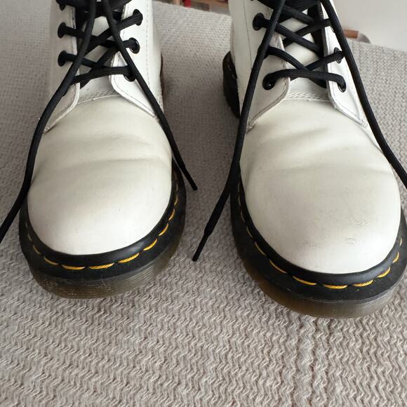 Dr. Martens White + Black 1460 Leather Lace Up Boots Size 9 - Picture 3 of 16